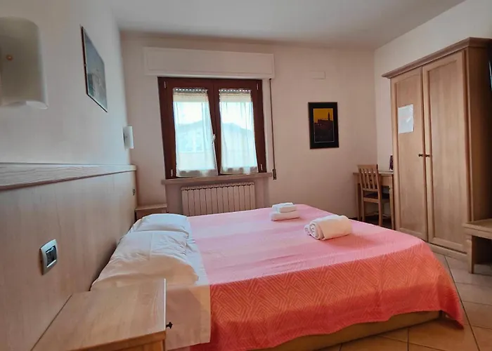 Rufino A Pochi Chilometri Dal Centro Di Perugia E Da Assisi Collestrada