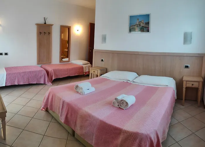 Rufino A Pochi Chilometri Dal Centro Di Perugia E Da Assisi Penzion Collestrada